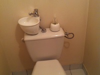 Kit WiCi Mini, petit lave-mains adaptable sur WC existant - Monsieur P H (92)